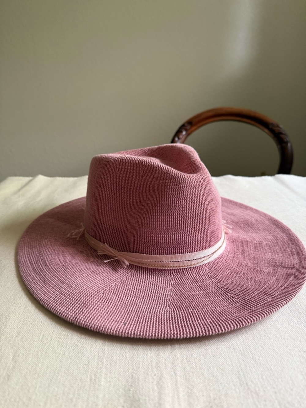 Women's Dusty Rose Wide-Brim Hat with Ribbon Band